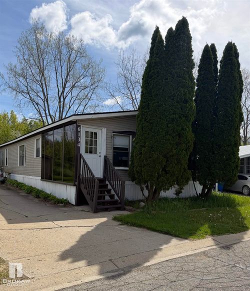 6134 E Bentwood Circle, White Lake Charter Township, MI, 48383 | Card Image