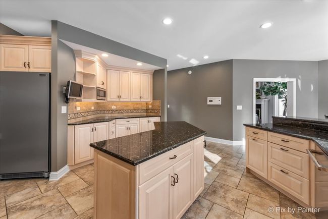 30W249 Maple Tree Ln, House other with 3 bedrooms, 4 bathrooms and 6 parking in Wayne IL | Image 17