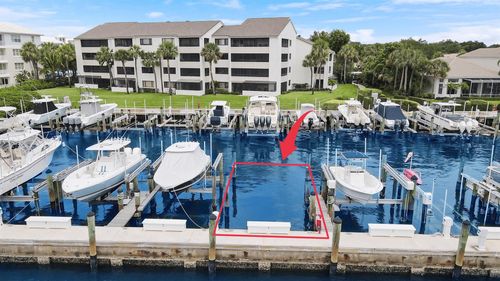 d-21-0 Oak Harbour Dr, North Palm Beach, FL, 33408 | Card Image