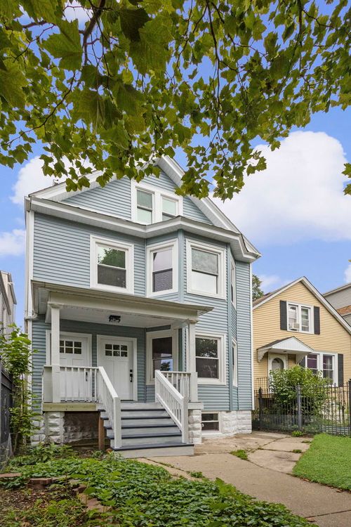 6129 N Ravenswood Ave, CHICAGO, IL, 60660-5494 | Card Image