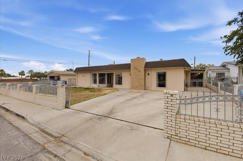 4075 Pepe Cir, Las Vegas, NV, 89121-1707 | Card Image