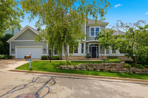 62 Settler Hill Cir, Madison, WI, 53717-2704 | Card Image