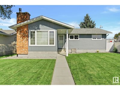 8608 151 Ave Nw, House other with 3 bedrooms, 3 bathrooms and 5 parking in Edmonton AB | Image 1