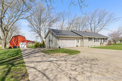 6353 120th Ave, Holland, MI, 49424-8209 | Card Image