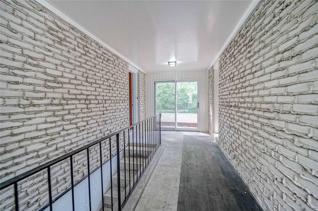 16 Laureleaf Rd, House other with 4 bedrooms, 3 bathrooms and 6 parking in Thornhill ON | Image 7