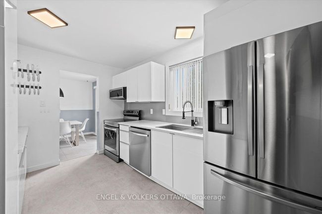 1456 Prestone Dr, House other with 3 bedrooms, 2 bathrooms and 2 parking in Orléans ON | Image 15