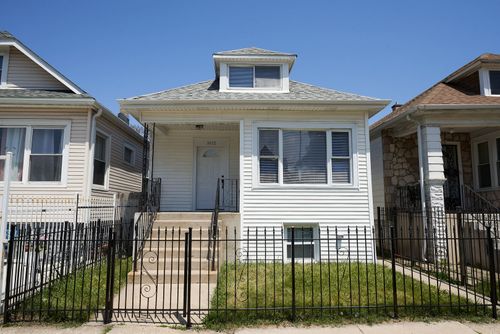 1452 W 71st St, Chicago, IL, 60636-3955 | Card Image