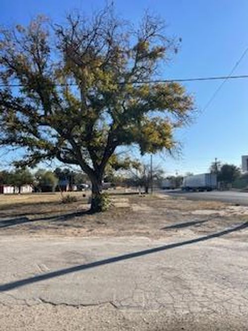 1-210 S Main St, Eden, TX, 76837 | Card Image