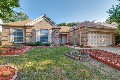 6215 Echo Summit Ln, Arlington, TX, 76017-1905 | Card Image
