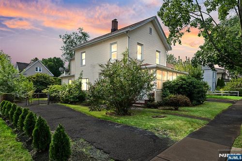 25 Riverview Ave, Rutherford, NJ, 07070-2225 | Card Image