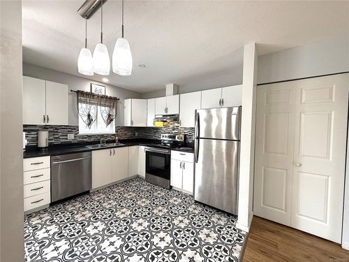 2-704 7th Ave, Campbell River, BC, V9W4A4 | Card Image