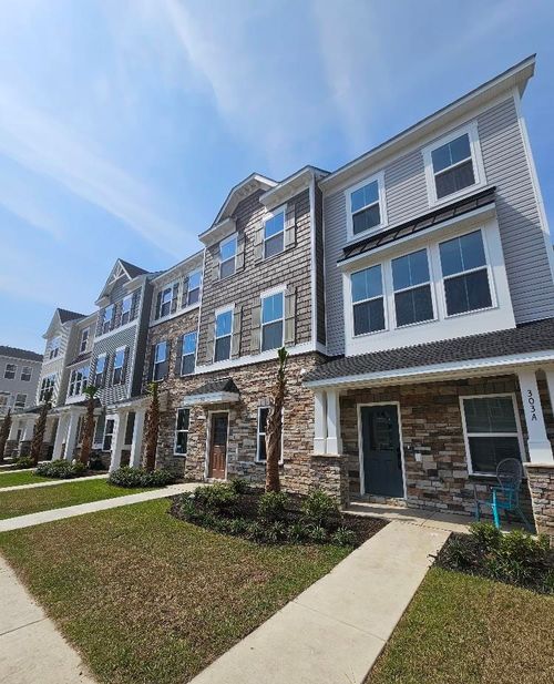 303 Golan Cir, Myrtle Beach, SC, 29579-8100 | Card Image