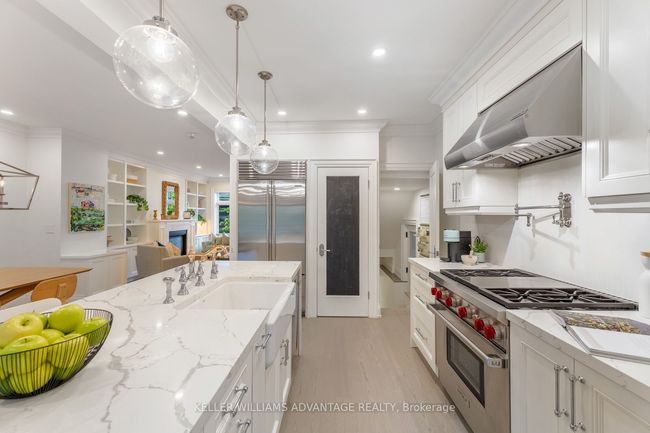 37 Farnham Ave, House other with 5 bedrooms, 5 bathrooms and 1 parking in Toronto ON | Image 9