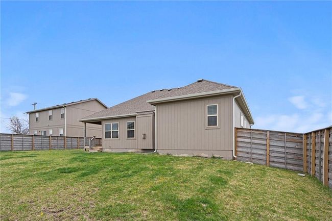 1002 Fox Trot Dr, House other with 4 bedrooms, 3 bathrooms and null parking in Odessa MO | Image 37