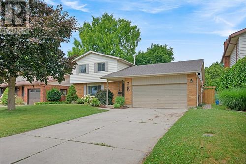 8 Pamela Crescent, Chatham, ON, N7L4S5 | Card Image
