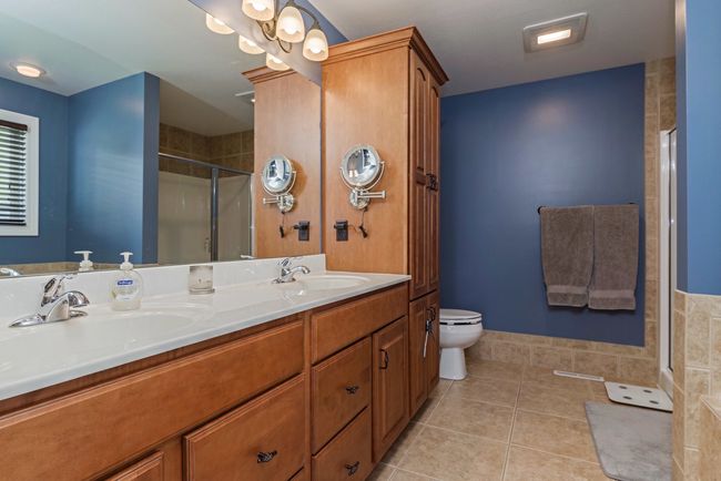 1619 W Meadowlark Dr, Home with 3 bedrooms, 3 bathrooms and null parking in Pontiac IL | Image 24
