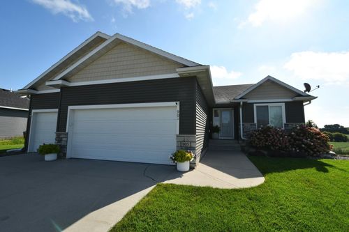 905 7th Ave, Wanamingo, MN, 55983-3414 | Card Image