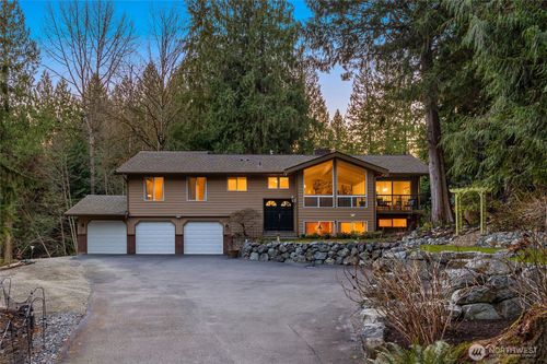 21743 Ne 176th Pl, Woodinville, WA, 98077-7102 | Card Image