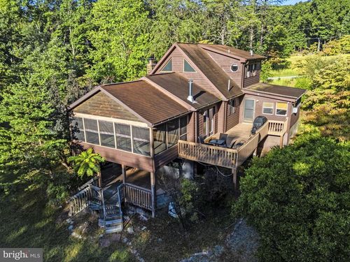 205 Candlewood Ln, Great Cacapon, WV, 25422-3218 | Card Image