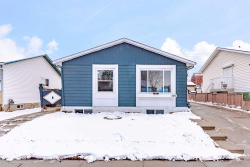 108 Whitaker Close Ne, Home with 5 bedrooms, 2 bathrooms and 2 parking in Calgary AB | Card Image
