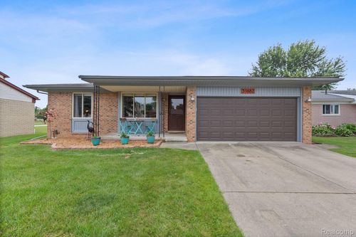 31682 Joann Dr, Chesterfield, MI, 48047-3001 | Card Image