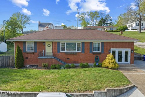 318 Hickory St, Clinton, TN, 37716 | Card Image