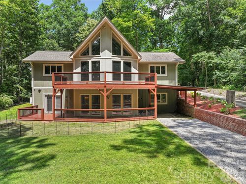 82 Sunburst Dr, Waynesville, NC, 28786-6313 | Card Image