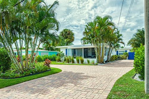 307 Granada St, Fort Pierce, FL, 34949-3223 | Card Image