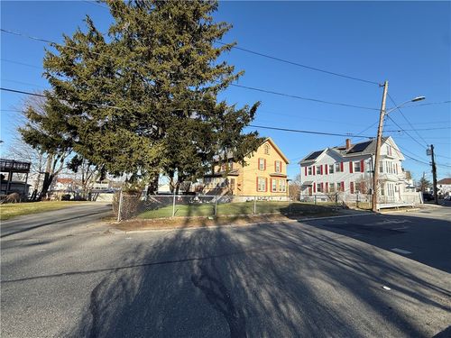 111 Veazie St, Providence, RI, 02908-2409 | Card Image