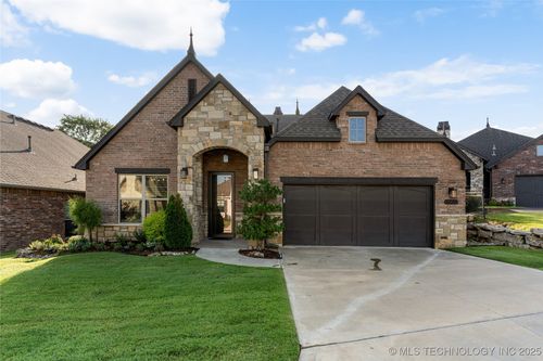 3735 S Redwood Dr, Broken Arrow, OK, 74011-3837 | Card Image