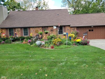 Late September view of front flower bed | Image 1