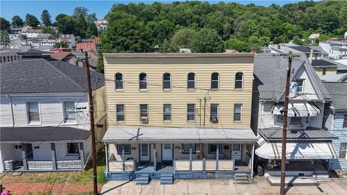 406 Pine St, TAMAQUA, PA, 18252-1415 | Card Image