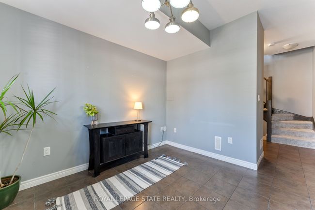 82 - 6 Chestnut Dr, House attached with 2 bedrooms, 2 bathrooms and 1 parking in Grimsby ON | Image 4