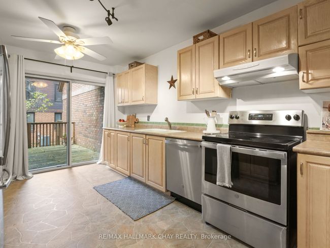 61 Green Briar Rd, Condo with 3 bedrooms, 3 bathrooms and 1 parking in Alliston ON | Image 10