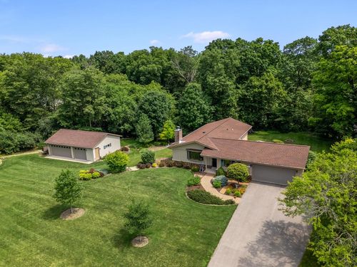 546 Sarah Lane, Cedarburg, WI, 53012 | Card Image