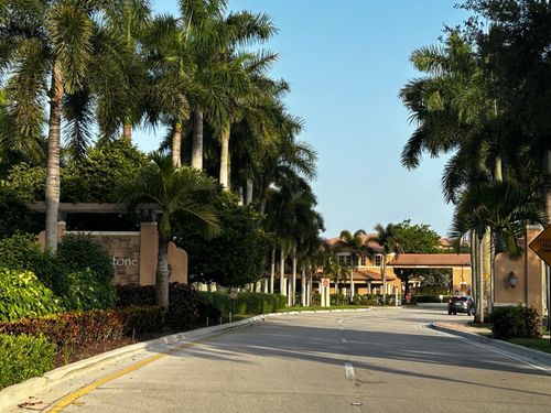502 Sw 147th Ave, Pembroke Pines, FL, 33027-6104 | Card Image
