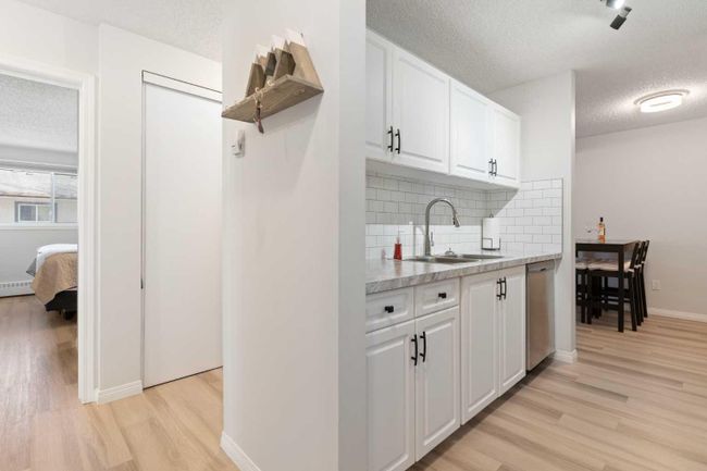 3209 - 393 Patterson Hill Sw, Home with 2 bedrooms, 1 bathrooms and 1 parking in Calgary AB | Image 5
