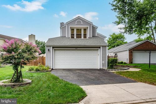 7521 Cross Gate Ln, ALEXANDRIA, VA, 22315-4621 | Card Image