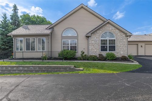 221 Villa Pointe Dr, Springboro, OH, 45066-8319 | Card Image