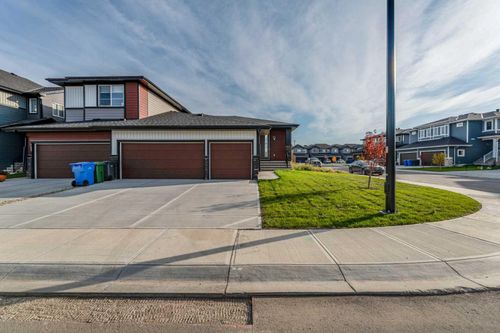 131 Waterford Manor, Chestermere, AB, T1X2Z6 | Card Image