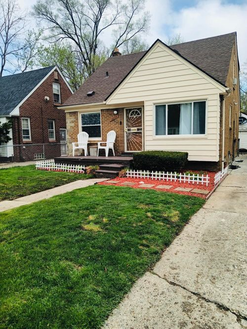 19820 Grandview St, Detroit, MI, 48219-1016 | Card Image