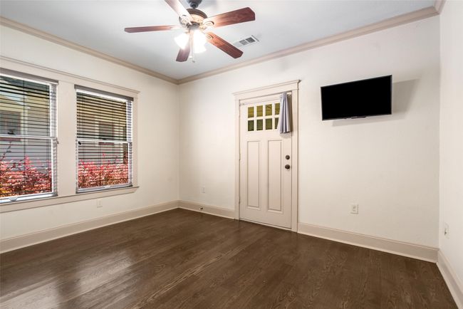 422 S Winnetka Ave, House other with 3 bedrooms, 2 bathrooms and null parking in Dallas TX | Image 6