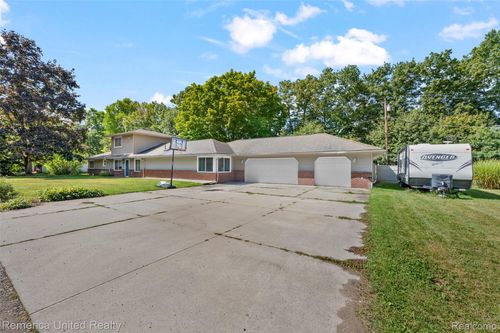 617 Shaw Ct, Milford, MI, 48380-3467 | Card Image