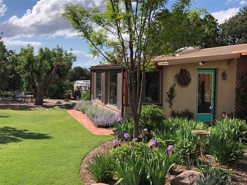 27 Old Agua Fria Rd E, Santa Fe, NM, 87508-5970 | Card Image