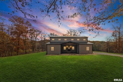 7984 Wilson Rd, Kinmundy, IL, 62854-2618 | Card Image