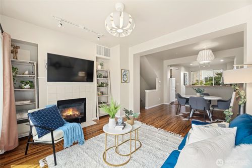11895 Ne 163rd Place, Bothell, WA, 98011 | Card Image