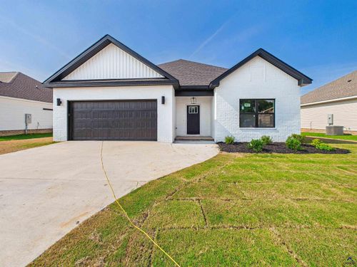 122 Early Dr, Byron, GA, 31008-5682 | Card Image