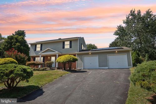 317 Glenn Ave, LAWRENCE TOWNSHIP, NJ, 08648-3244 | Card Image