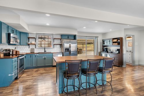 2673 Mossdale Dr, Nashville, TN, 37217-3903 | Card Image