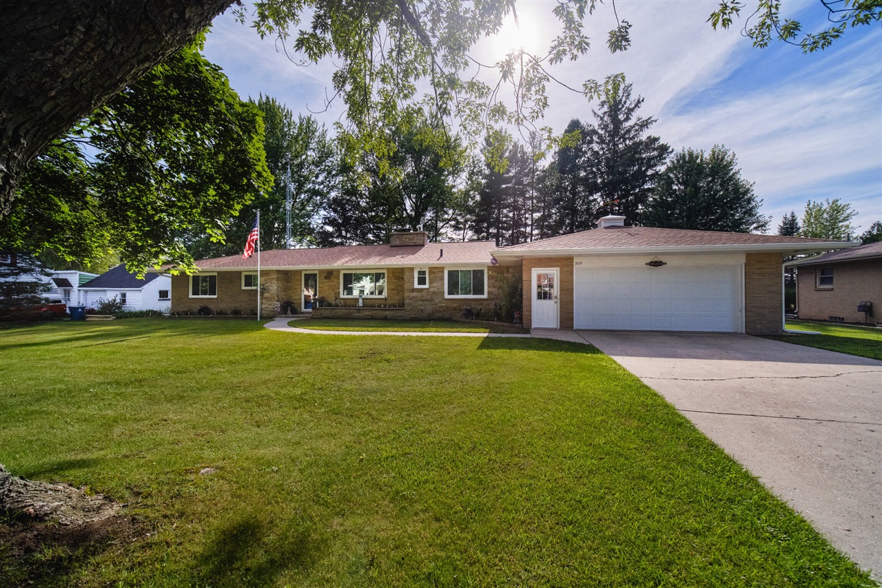 Reinberg Ave, Scottville, MI 49454